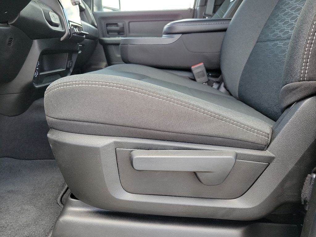 2025 Ram 2500 Tradesman photo 12