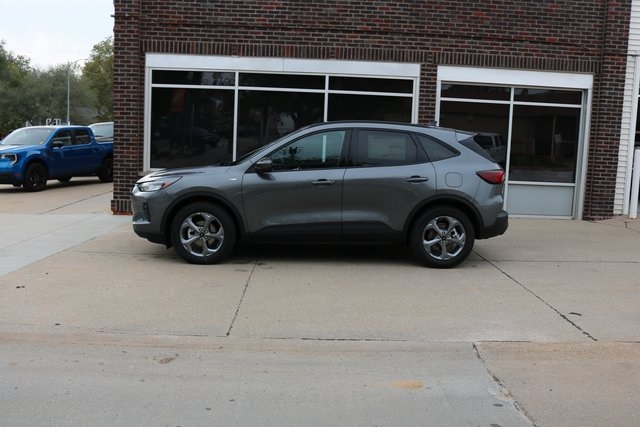 2025 Ford Escape Hybrid ST-Line Select photo 2