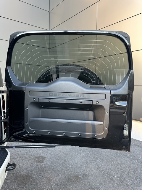 2024 Land Rover Defender 110 S photo 37