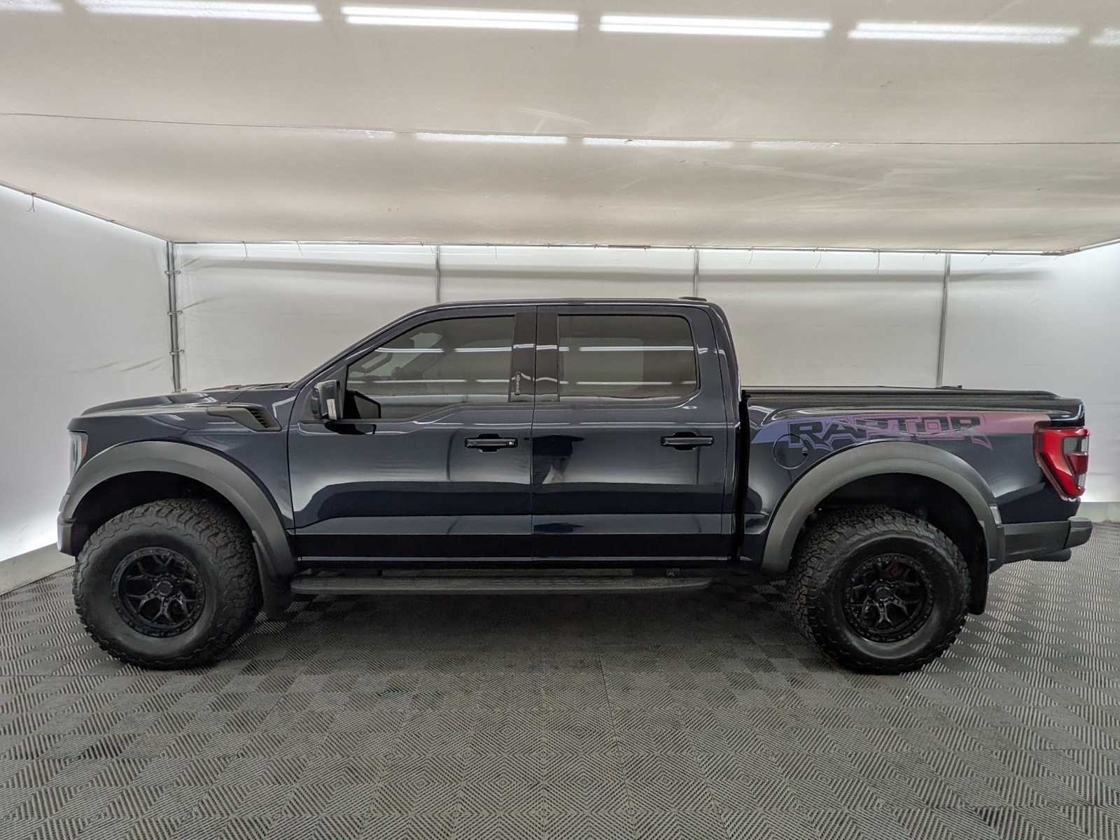 2023 Ford F-150 Raptor photo 2