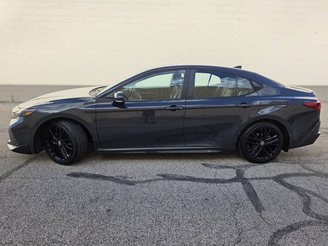 2025 Toyota Camry SE photo 2