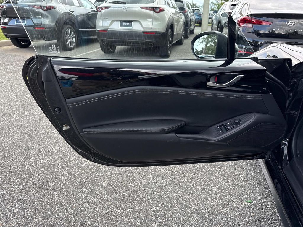 2023 Mazda MX-5 Miata RF Miata Grand Touring photo 11