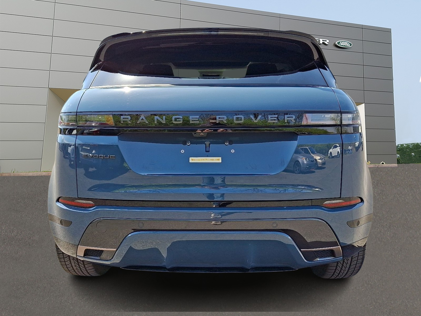 2025 Land Rover Range Rover Evoque Dynamic SE photo 4