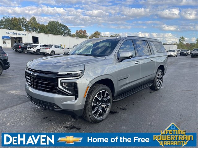 2026 Chevrolet Suburban RST photo 3