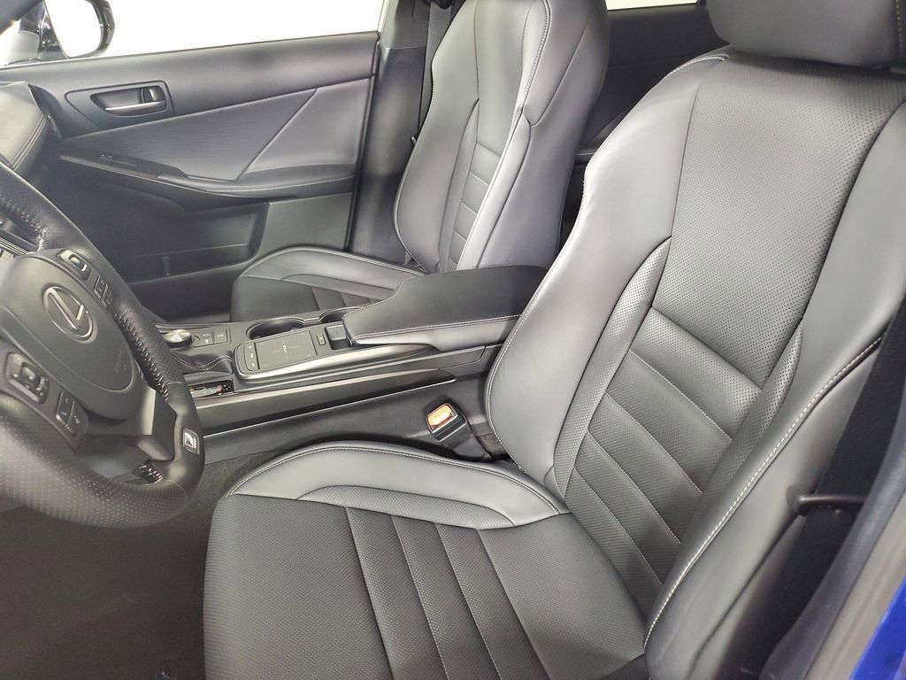 2023 Lexus IS 350 F SPORT photo 11