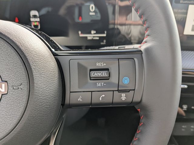2025 Nissan Kicks SR photo 18