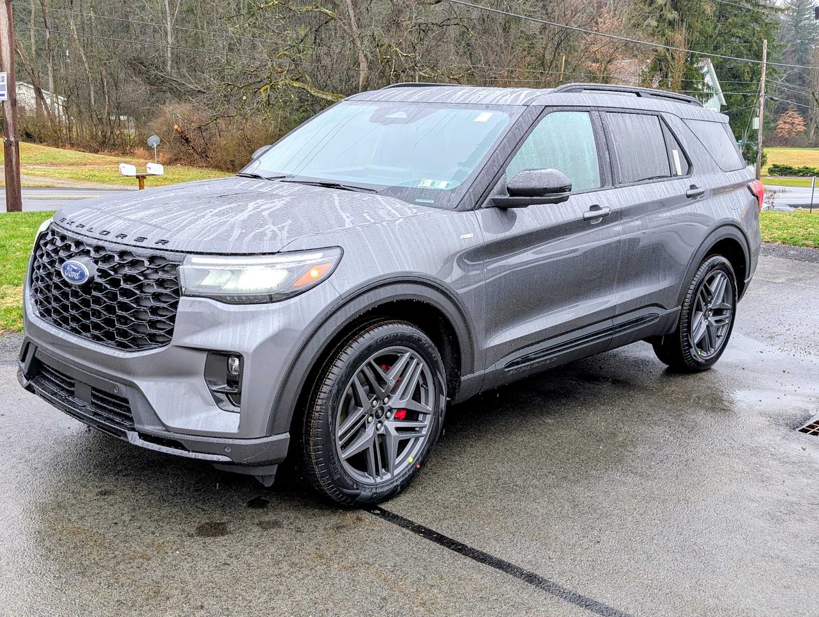 2026 Ford Explorer ST-LINE's photo