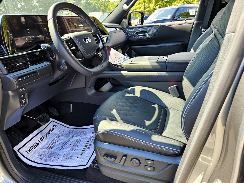 2026 Infiniti QX80 photo 7