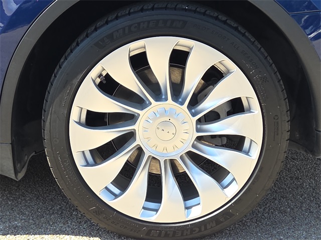 2022 Tesla Model Y Long Range photo 6