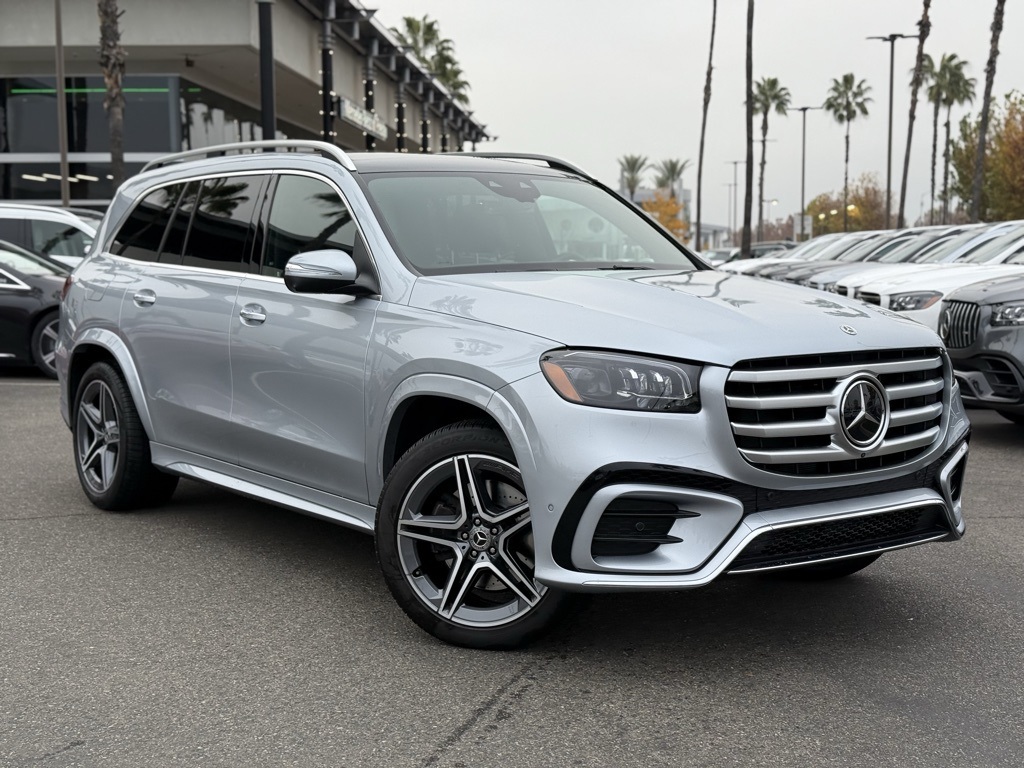 2025 Mercedes-Benz GLS Base's photo