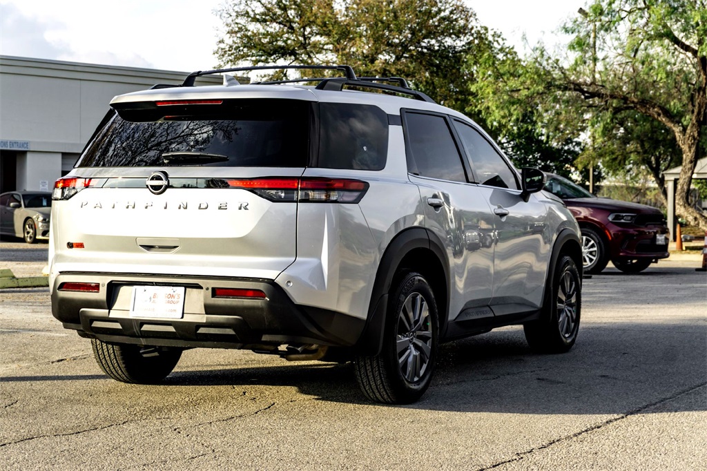 2025 Nissan Pathfinder SV photo 3