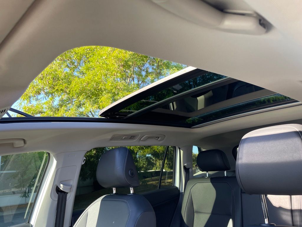2019 Volkswagen Tiguan SEL Sport photo 18