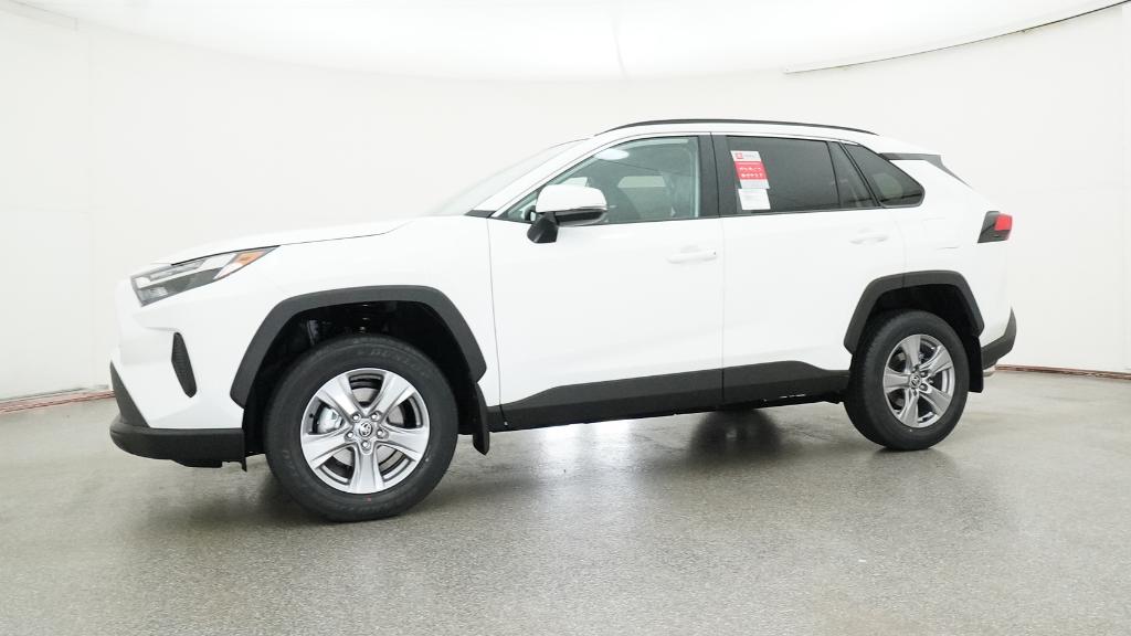 2025 Toyota RAV4 XLE photo 8