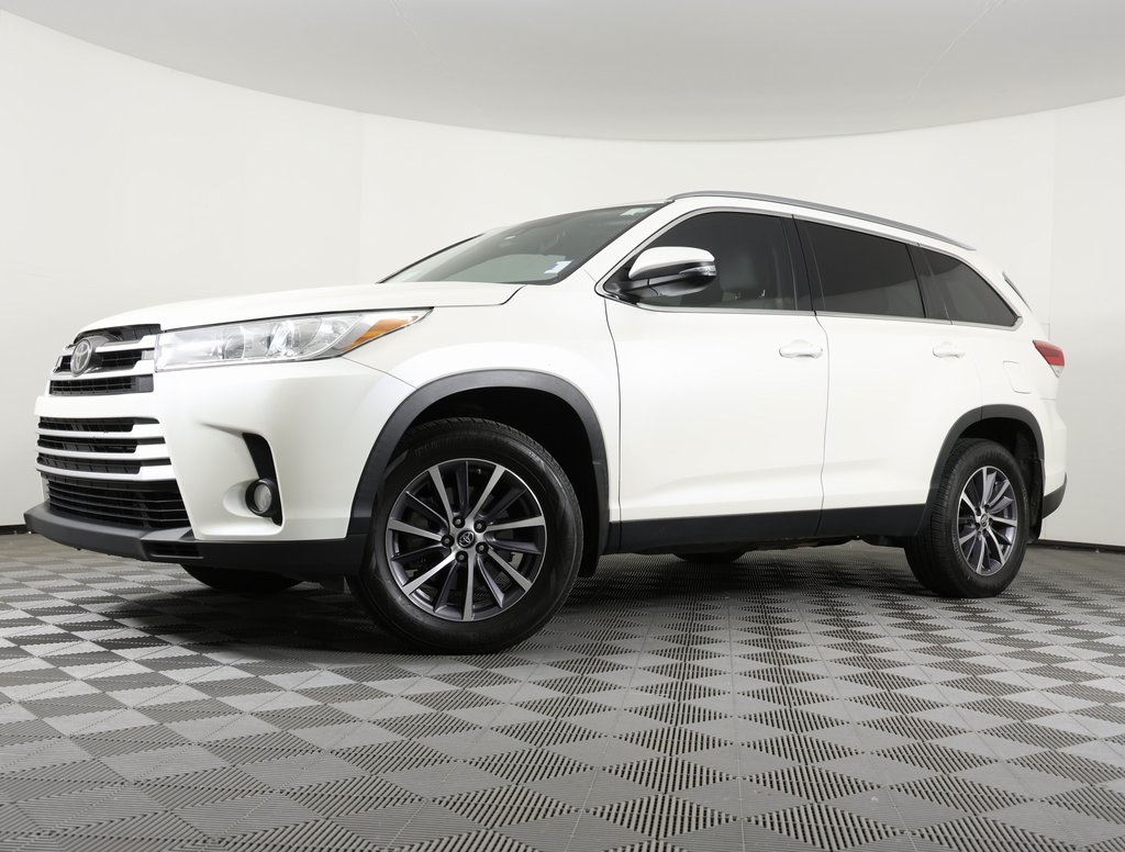 2019 Toyota Highlander XLE's photo