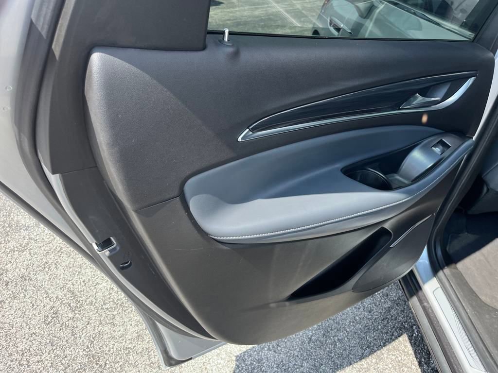 2021 Buick Enclave Essence photo 16