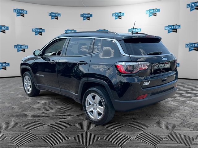 2022 Jeep Compass Latitude photo 3