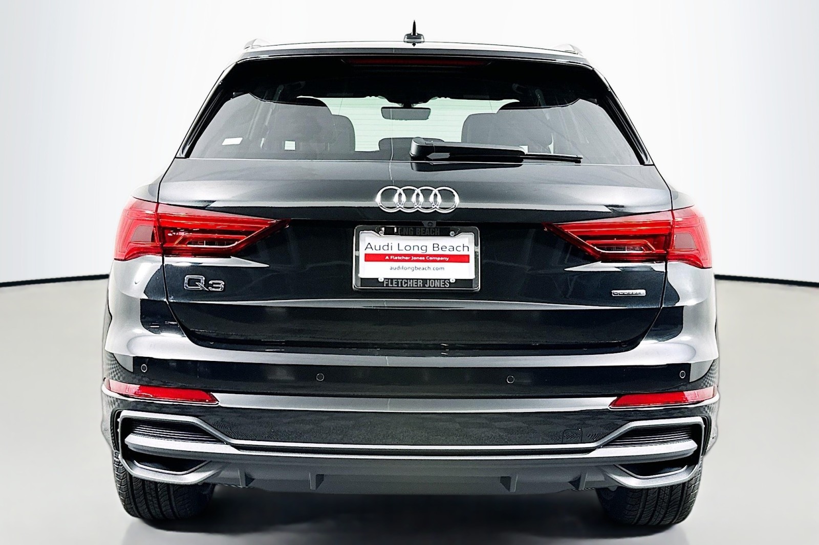 2025 Audi Q3 S line Premium photo 3