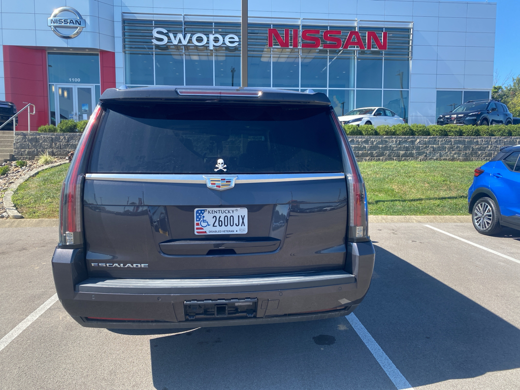 2016 Cadillac Escalade ESV Luxury photo 4