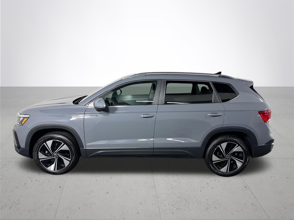 2024 Volkswagen Taos SE photo 9