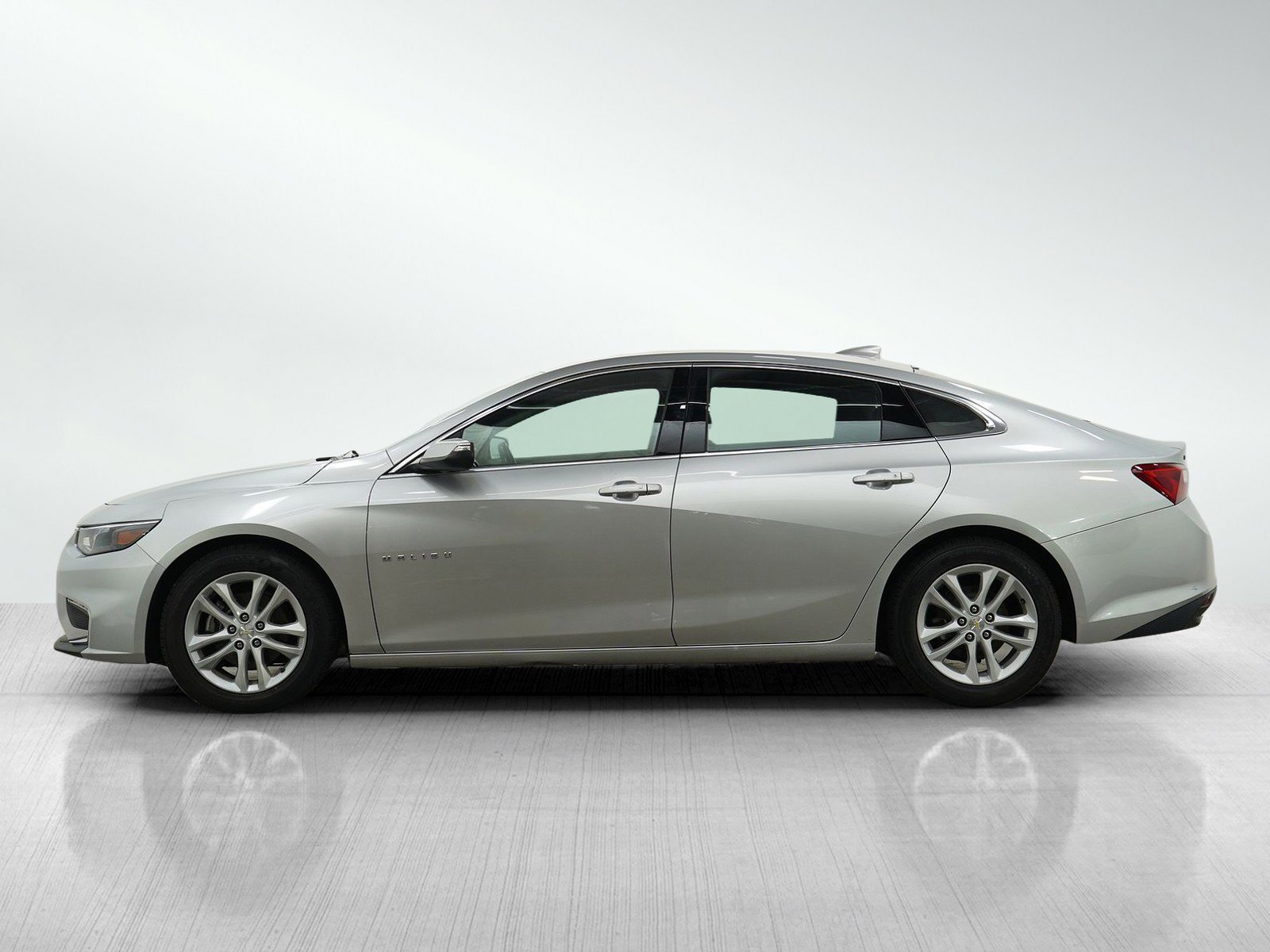 Used 2016 Chevrolet Malibu 1LT with VIN 1G1ZE5ST0GF302658 for sale in Burnsville, Minnesota