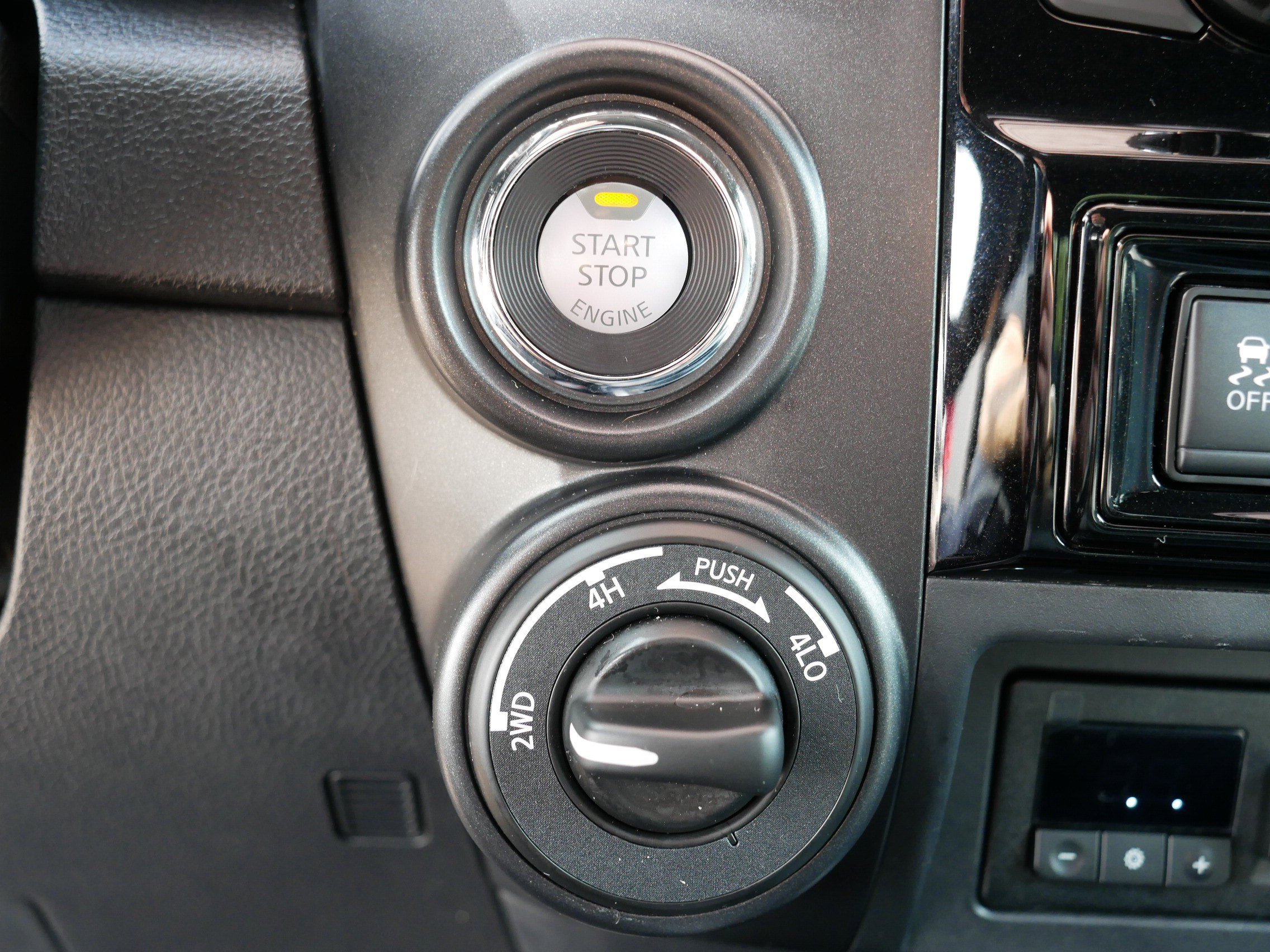 2021 Nissan Titan PRO-4X photo 30