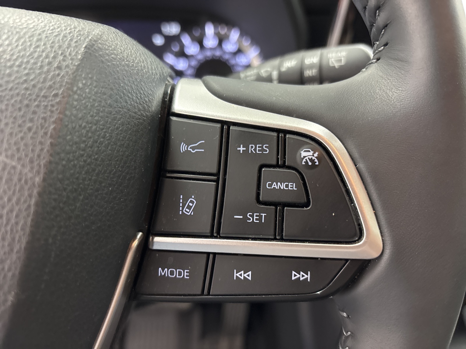 2023 Toyota Highlander L photo 11