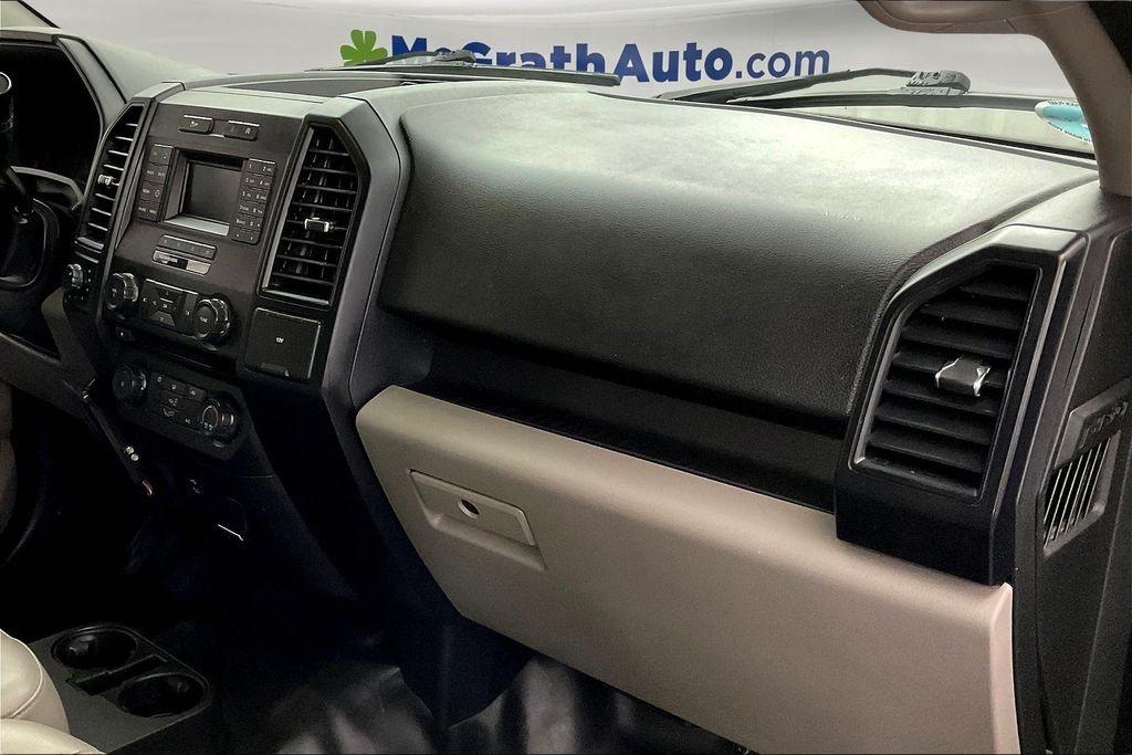 2016 Ford F-150 XL photo 17