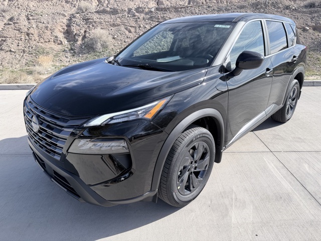 2026 Nissan Rogue SV's photo