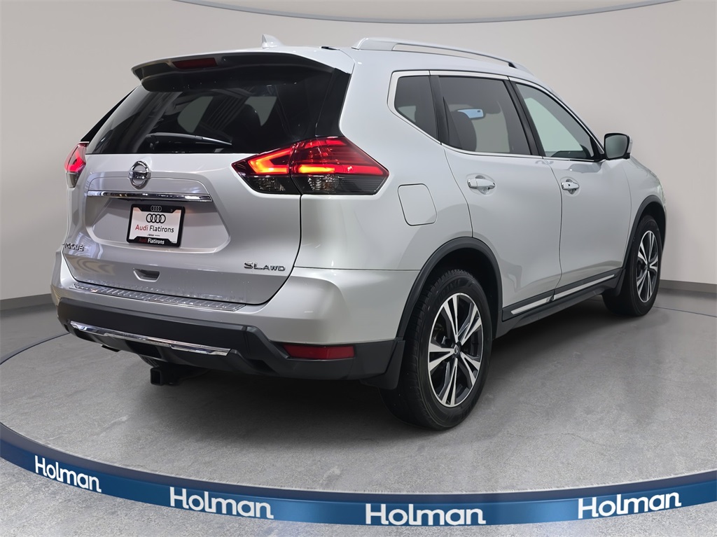 2017 Nissan Rogue SL photo 4