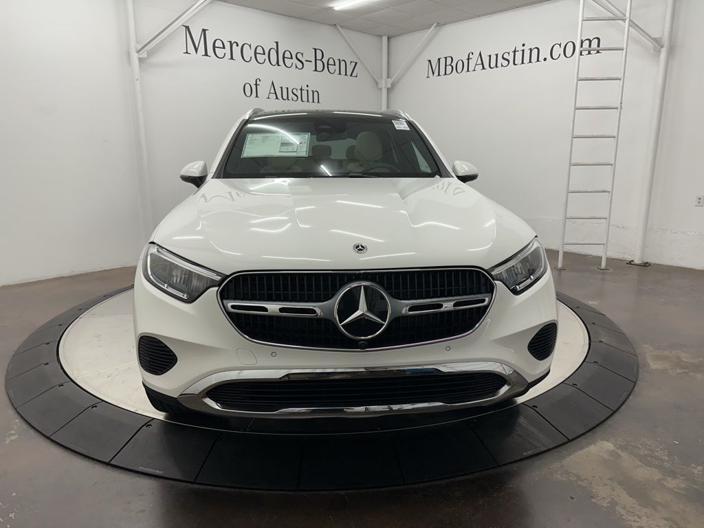 2026 Mercedes Benz GLC 300 photo 2