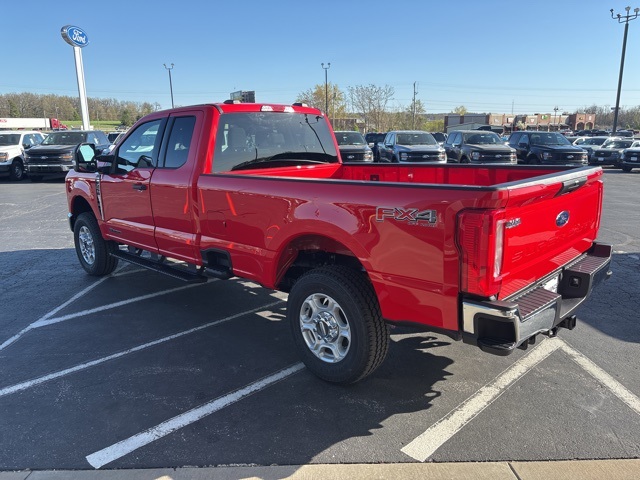 2025 Ford F-250 XLT photo 4