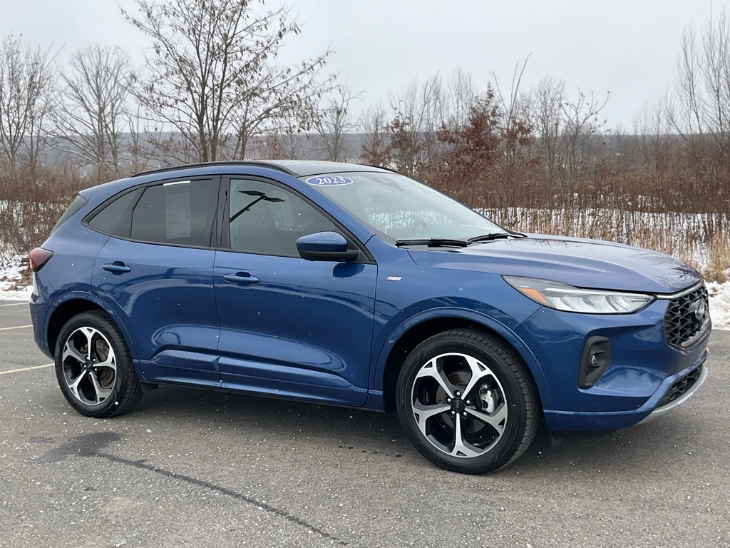 2023 Ford Escape ST-Line Select's photo