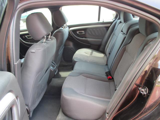 2014 Ford Taurus SEL photo 25