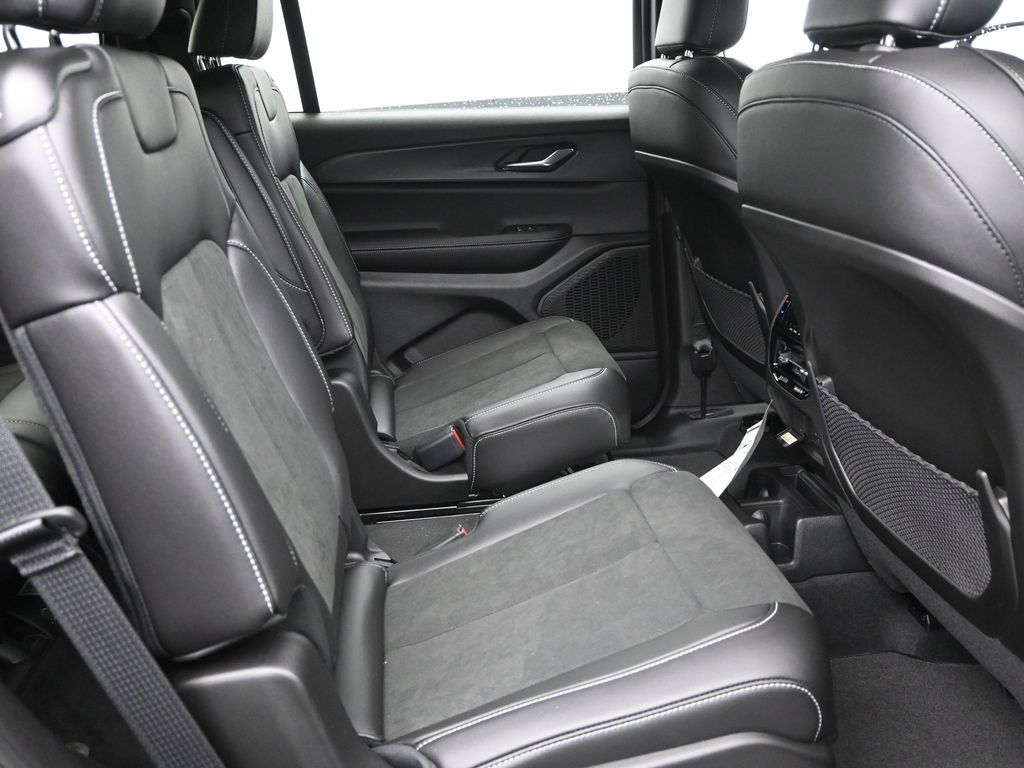2025 Jeep Grand Cherokee Altitude X photo 6