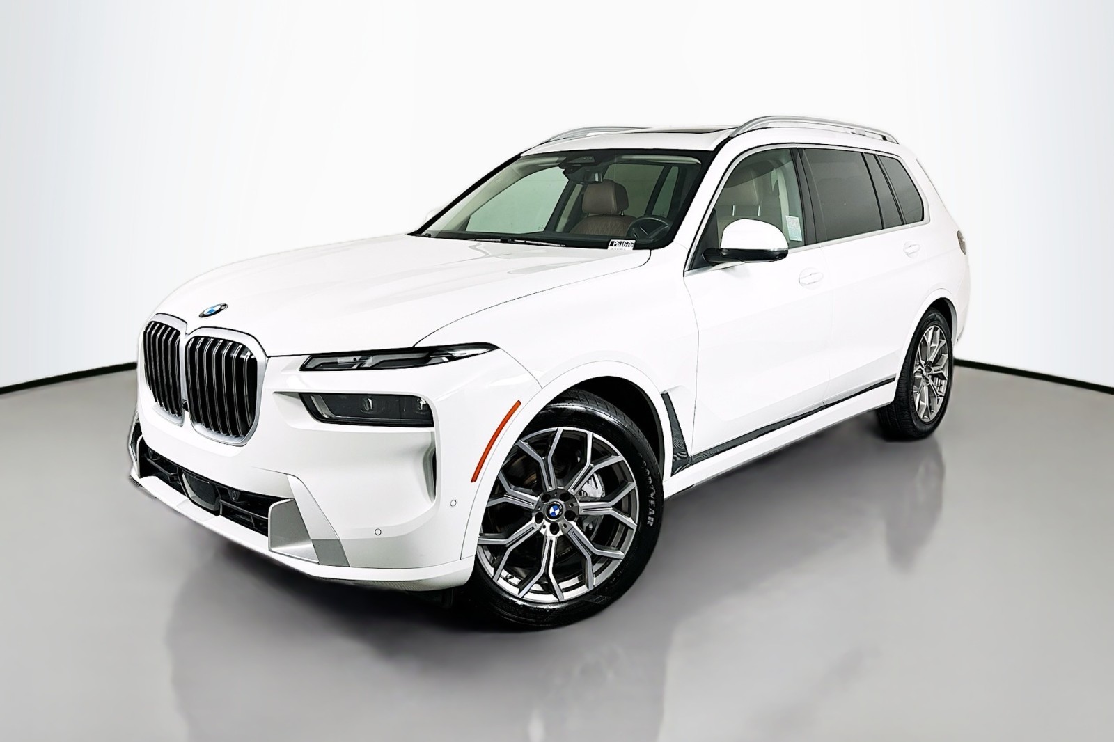 2023 BMW X7 40i's photo