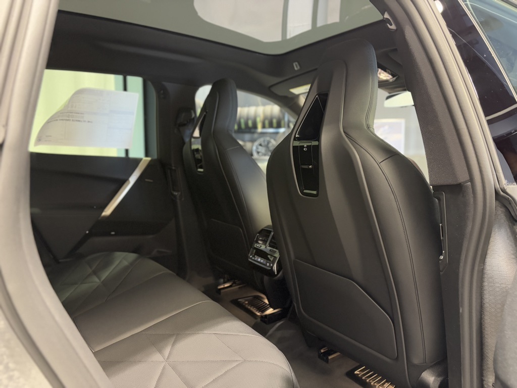 2025 Bmw iX photo 21