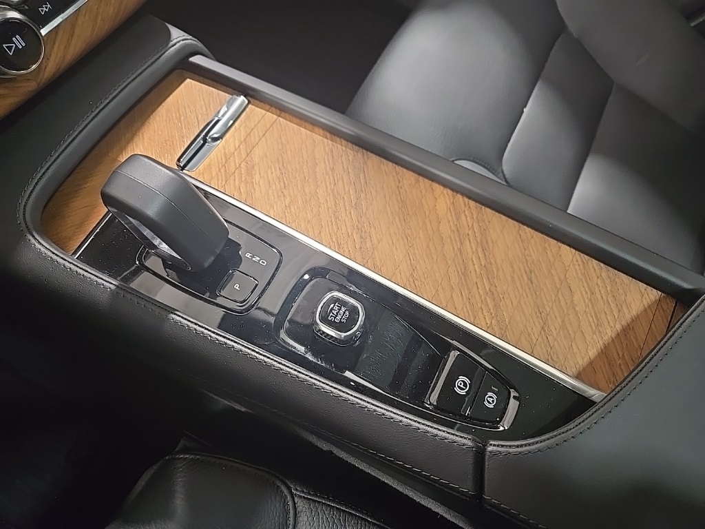 2023 Volvo XC90 Plus photo 11