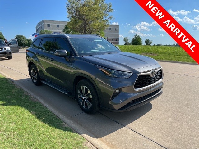 Pre-Owned 2022 Toyota Highlander XLE 4D Sport Utility in Broken Arrow # ...