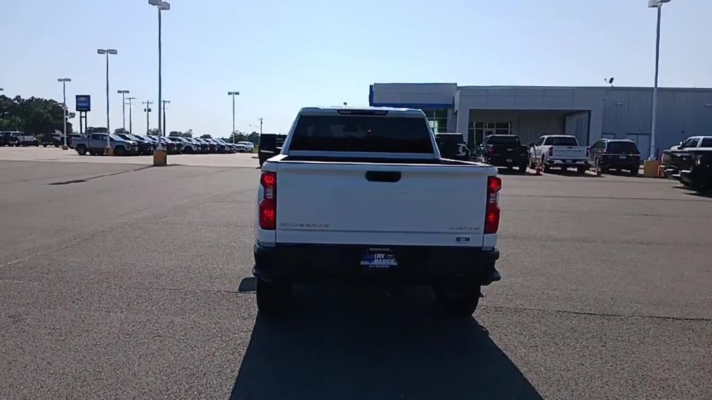 2024 Chevrolet Silverado 2500HD Custom photo 6
