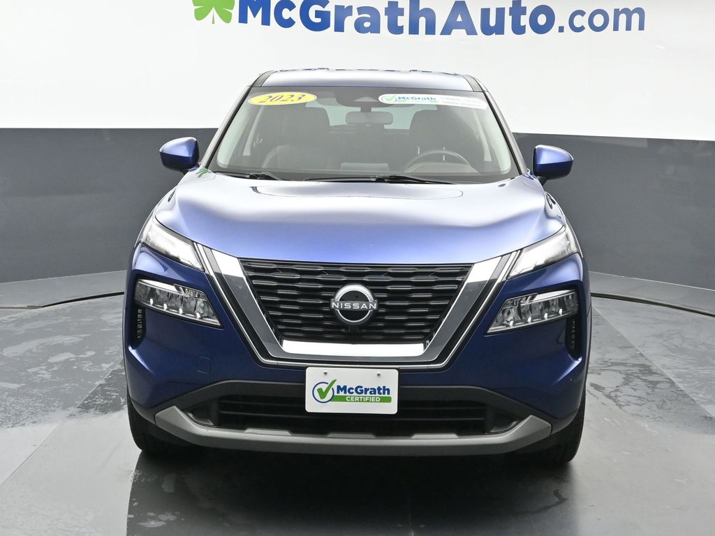 2023 Nissan Rogue SV photo 2