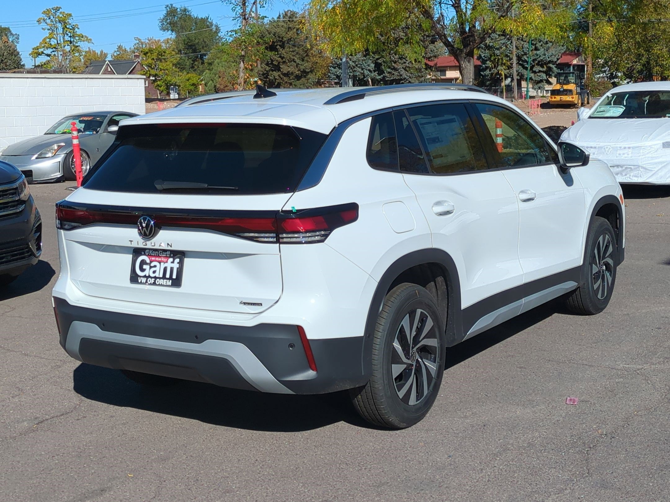 2025 Volkswagen Tiguan S photo 2