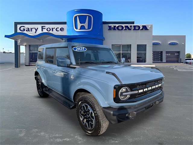2025 Ford Bronco 4-Door Outer Banks's photo