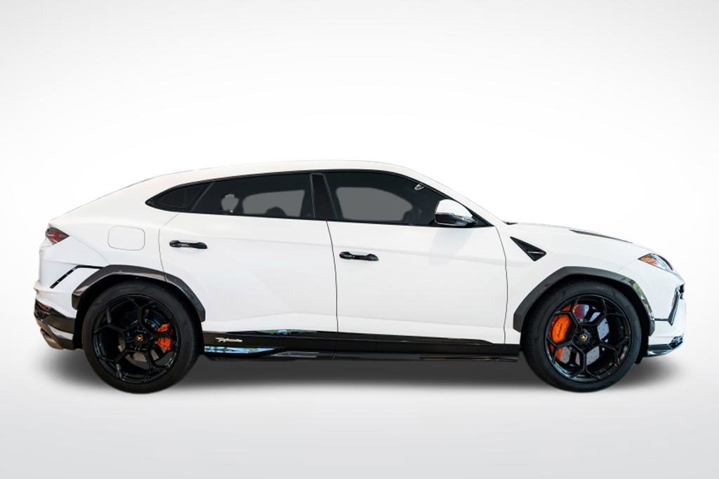 2023 Lamborghini Urus Performante photo 6