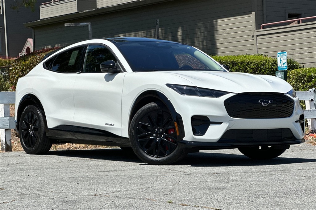2025 Ford Mustang Mach-E Premium photo 2
