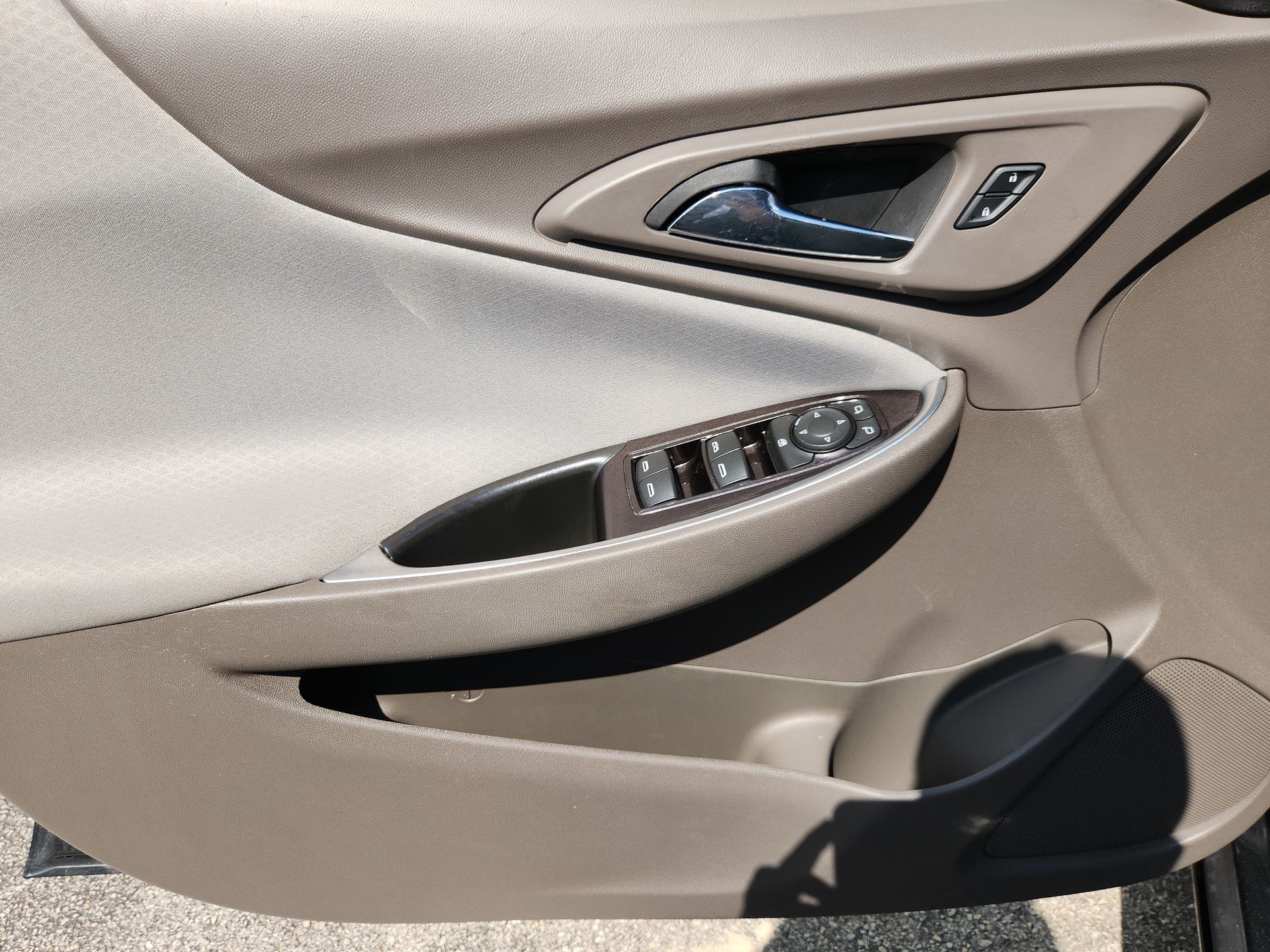 2016 Chevrolet Malibu 2LT photo 23