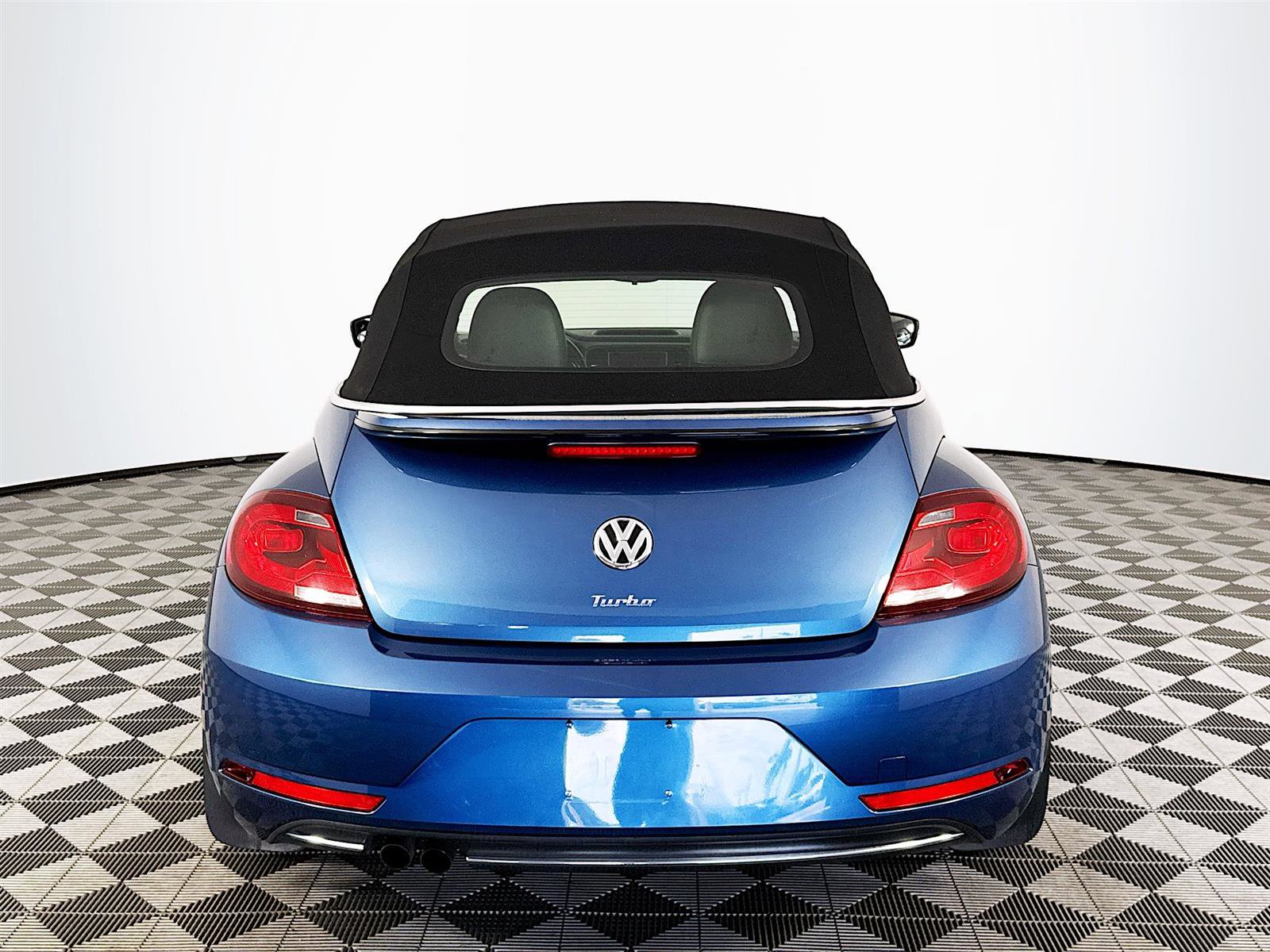 2019 Volkswagen Beetle Convertible S photo 5
