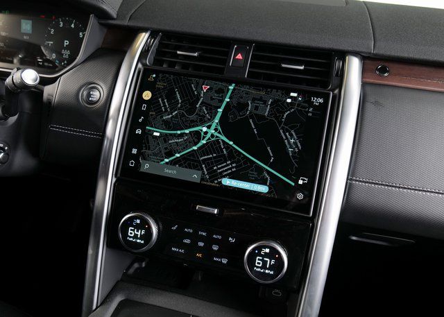 2025 Land Rover Discovery SE photo 14