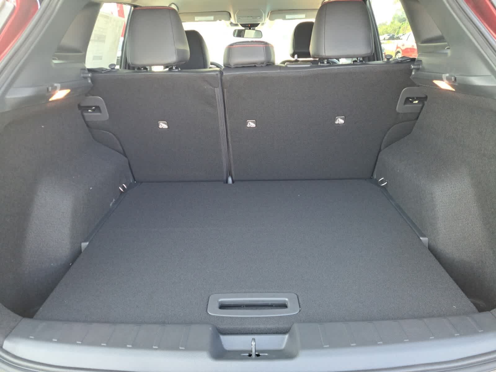 2026 Nissan Kicks SR photo 26