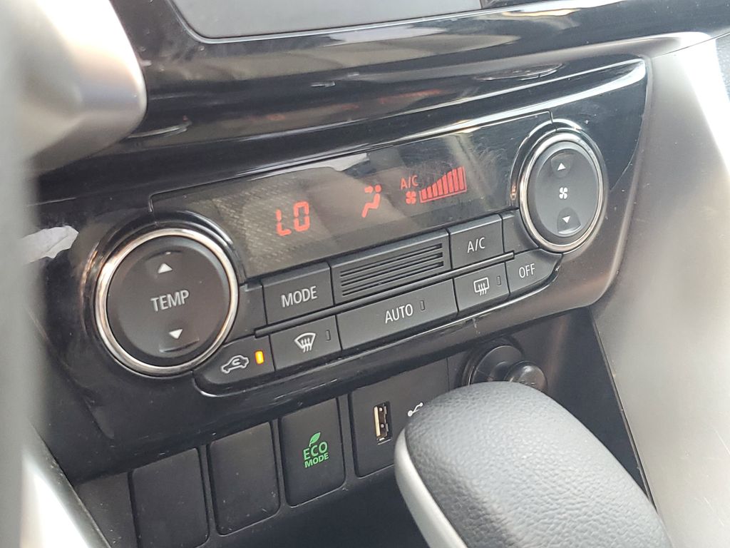 2020 Mitsubishi Eclipse Cross ES photo 15