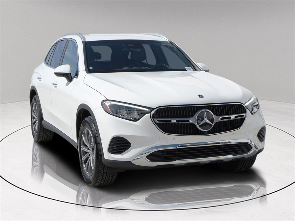 2023 Mercedes-Benz GLC GLC300's photo